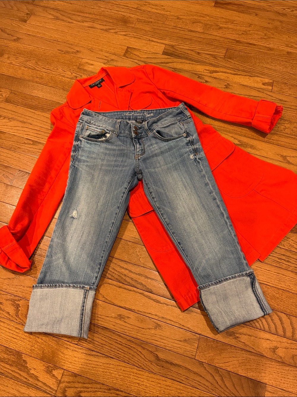 American Eagle Outfitters Light Blue Ankle Jeans - Picture 5 of 8